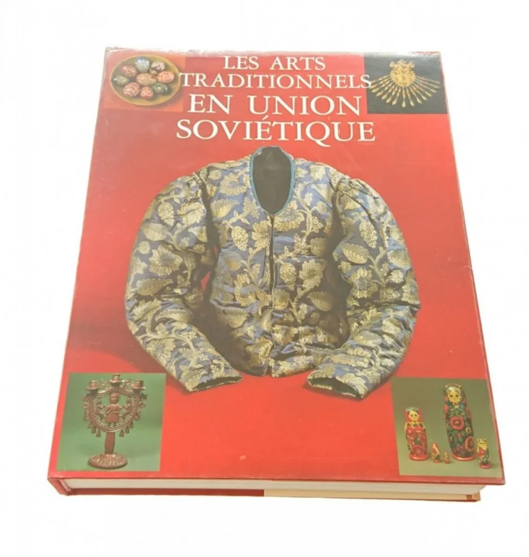 Hit sprzedaży LES ARTS TRADITIONNELS EN UNION SOVIETIQUE (1989)