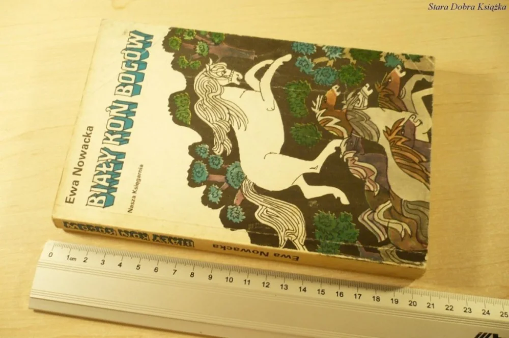 Kup teraz BIAŁY KOŃ BOGÓW - Ewa Nowacka (1980)