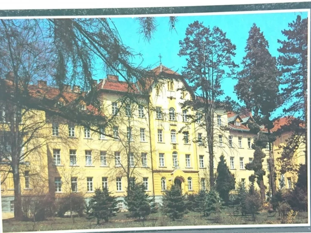 ZABYTKOWY OBIEKT KLASZTORNY W ZBYLITOWSKIEJ GÓRZE Premium