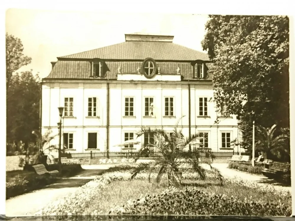 NAŁĘCZÓW ZDRÓJ. PAŁAC MAŁACHOWSKICH Ostatnie sztuki