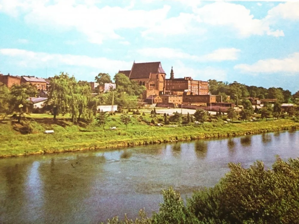 OŚWIĘCIM. PANORAMA MIASTA OD STRONY RZEKI SOŁY Ostatnia szansa