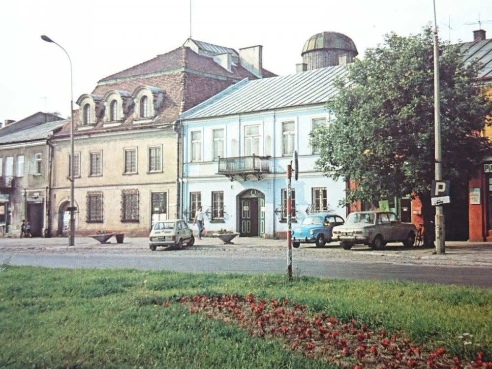 Zniżka JĘDRZEJÓW. PLAC TADEUSZA KOŚCIUSZKI
