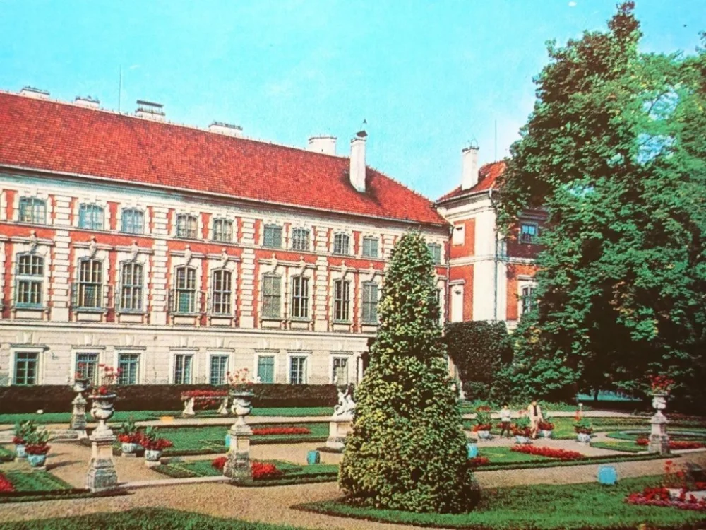 ŁAŃCUT. MUZEUM - ZAMEK Z XVII WIEKU Sprawdź teraz