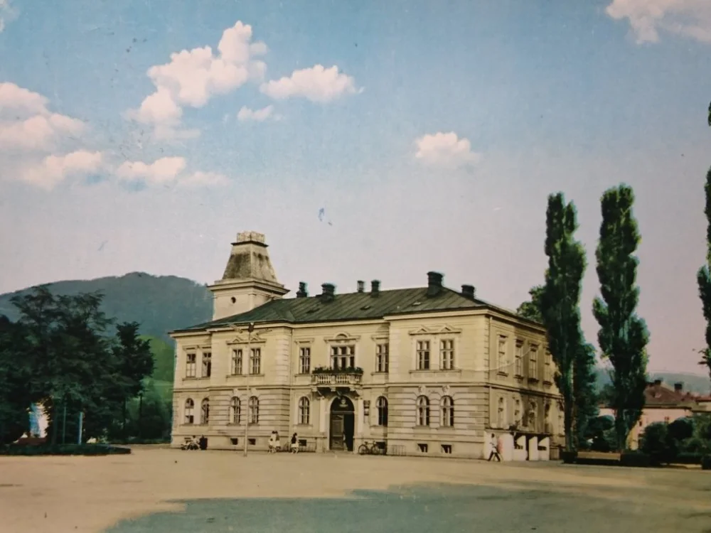 Nowy USTROŃ. SIEDZIBA PREZYDIUM MRN