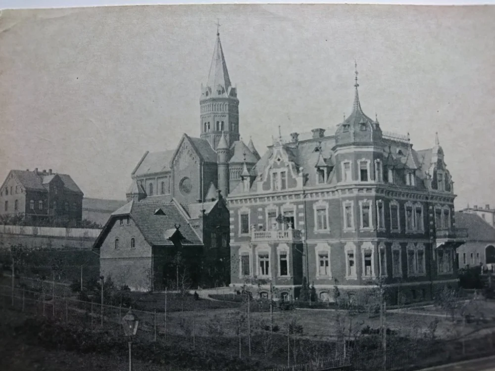 WEISSSTEIN MIT KATH. KIRCHE, PFARRHAUS UND VILLA Promocja