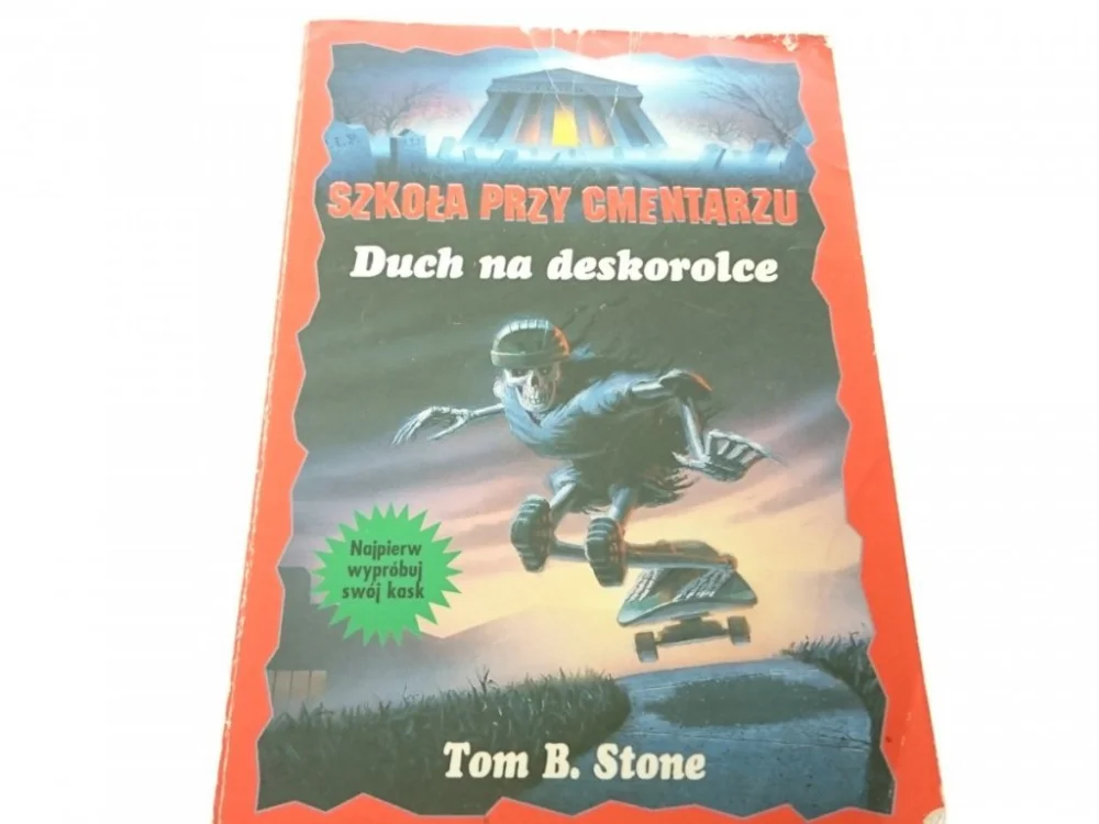SZKOŁA PRZY CMENTARZU. DUCH NA DESKOROLCE - Stone Kup teraz